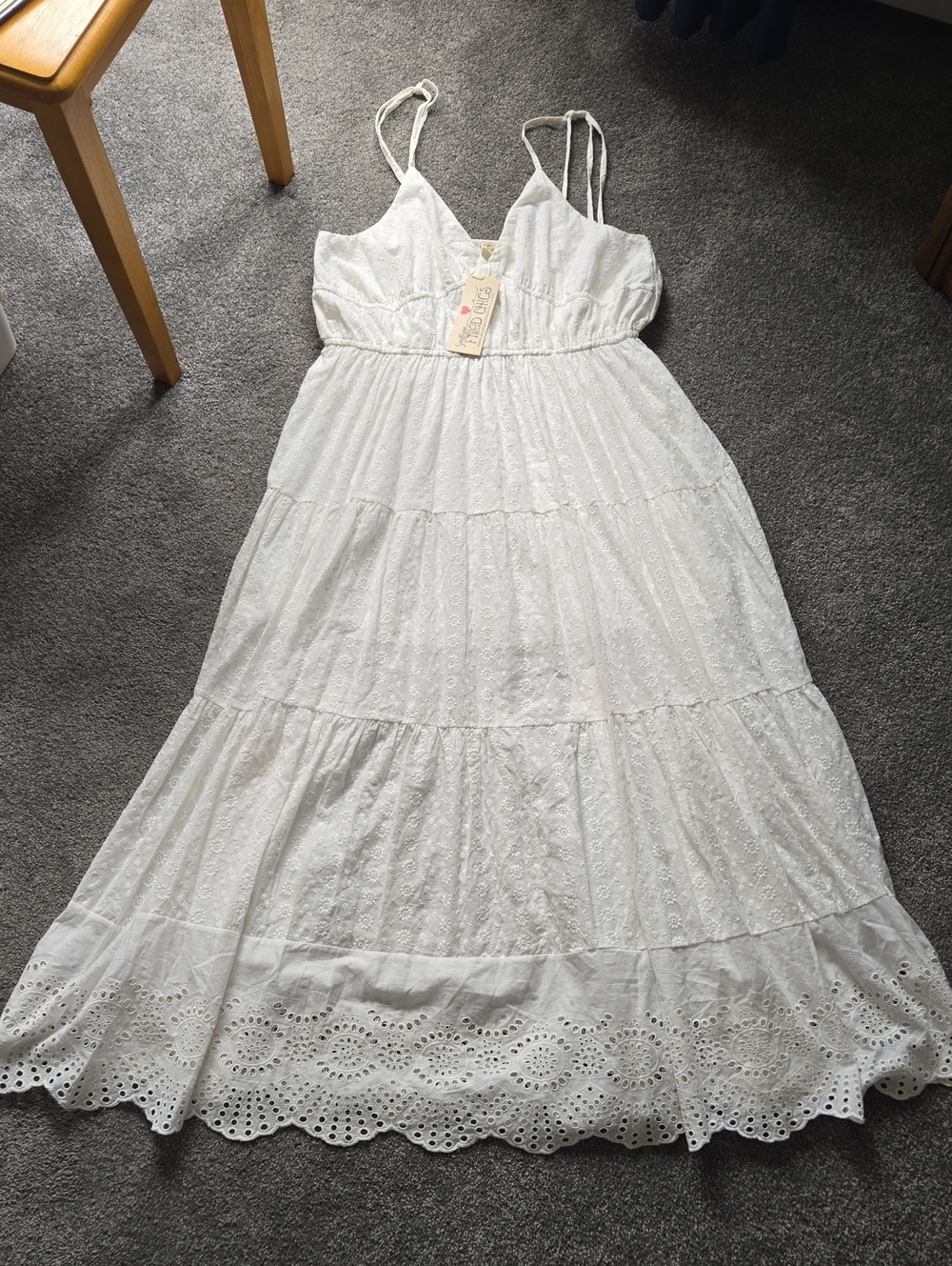 Southern Fried Chics White Eyelet Maxi Dress with Spaghetti Straps - Picture 8 of 9
